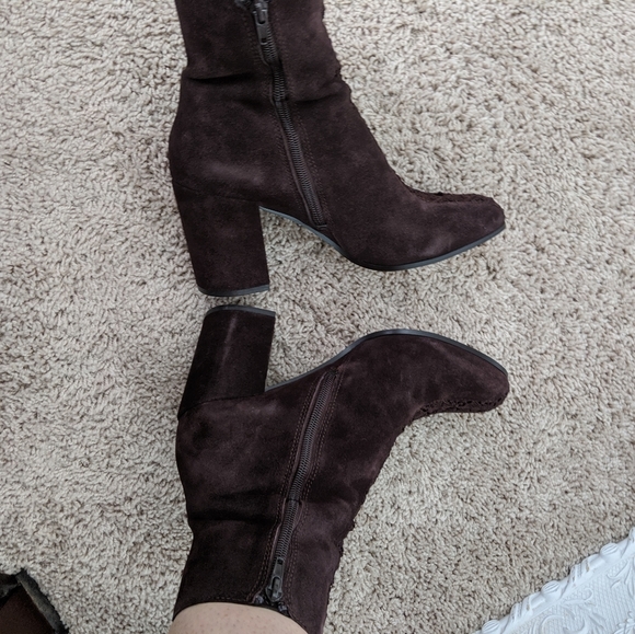 FINAL SALE 🆕🌿SUEDE BETTYE MULLER BOOTIES🌿 - Picture 8 of 9